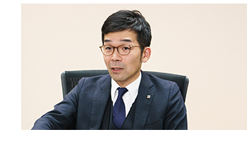 インタビューの様子（2）