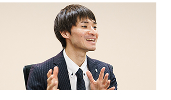 インタビューの様子（1）