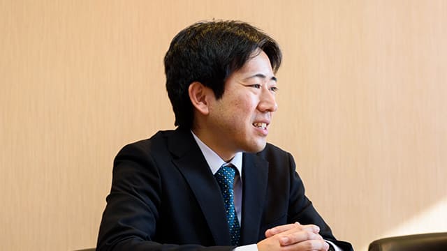 現代の新任管理職は業務量が増え試行錯誤をする余裕がなく、マネジメントの垂直立ち上がりが求められている