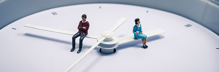 20〜30代正社員の月の平均労働時間に関する実態と意識