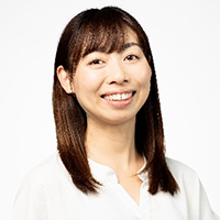 研究員　甲斐 江里