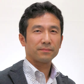講師