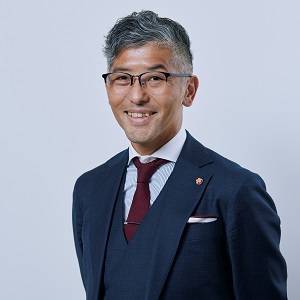講師