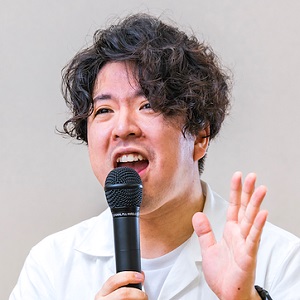 講師