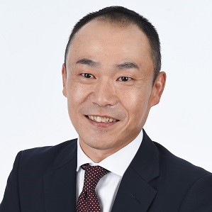 講師