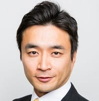 講師