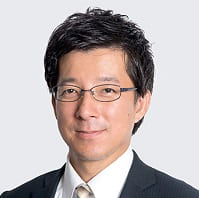 講師