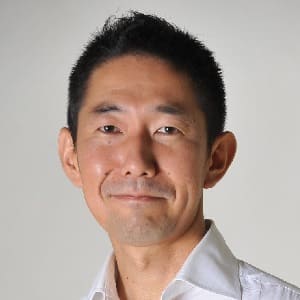 講師