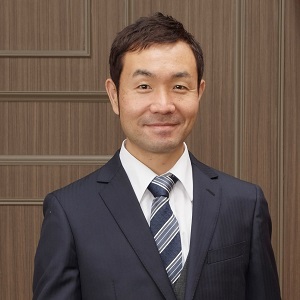 講師