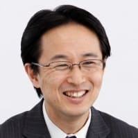 講師