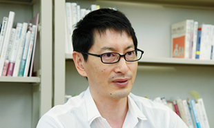 正社員の労働時間を短くしない限り共働きの家事・ケアワーク問題は解決しないでしょう